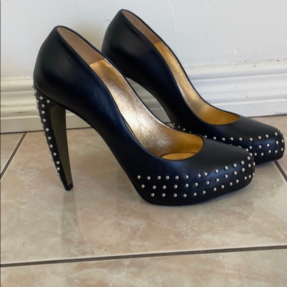 Super Cute Unique Walter Steiger stud Shoe.